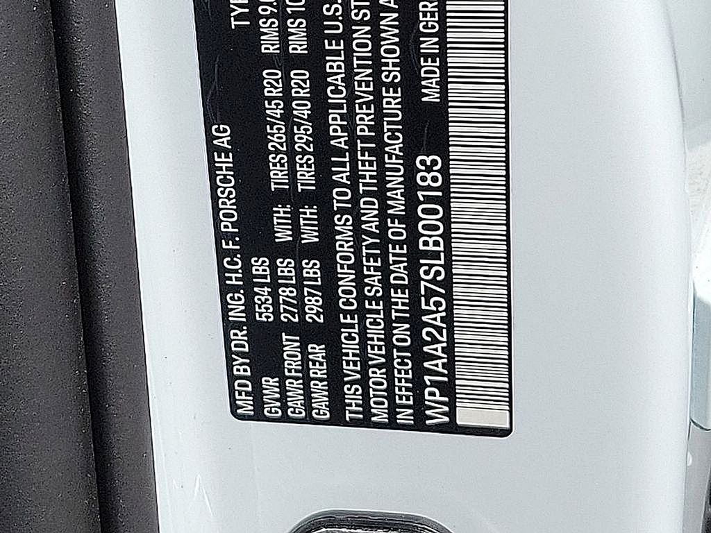 2025 Porsche Macan  23