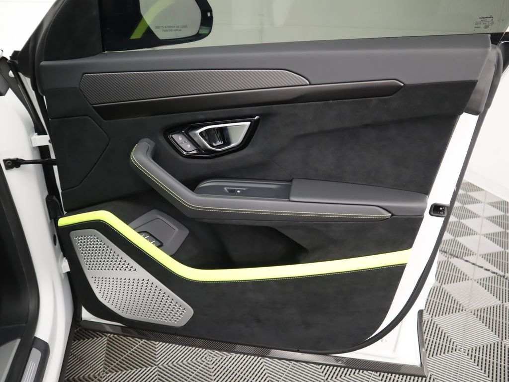 Thumbnail: 2023 Lamborghini Urus - 26
