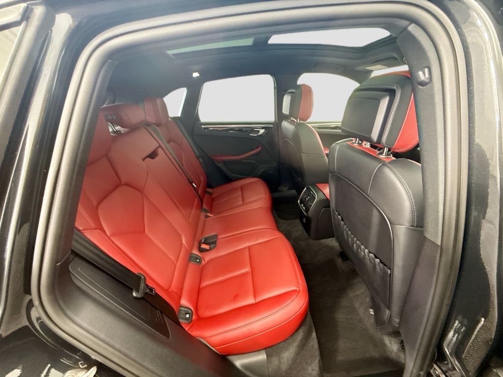 Thumbnail: 2025 Porsche Macan - 23