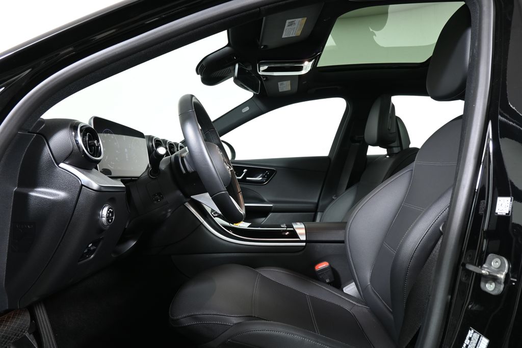 Thumbnail: 2025 Mercedes-Benz C-Class - 3