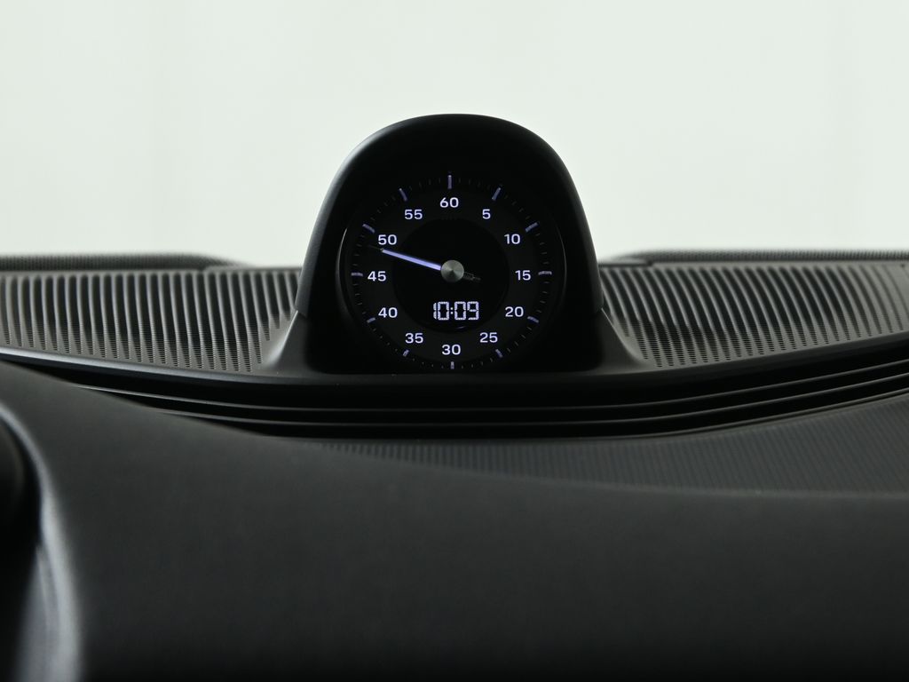 Thumbnail: 2025 Porsche Taycan - 21