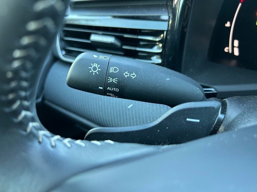 Thumbnail: 2025 Toyota Camry - 22