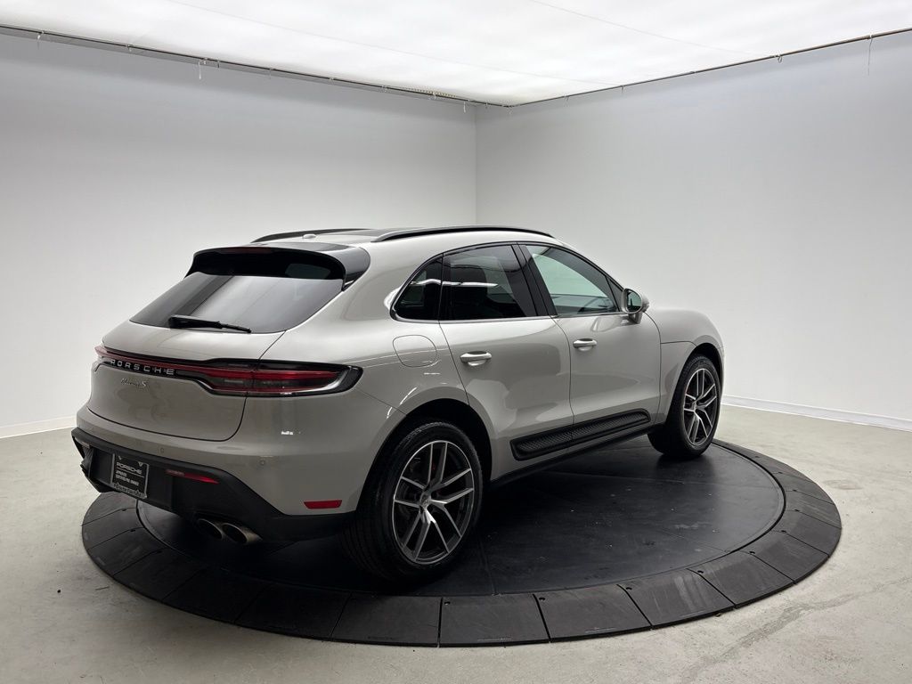 Thumbnail: 2023 Porsche Macan - 7
