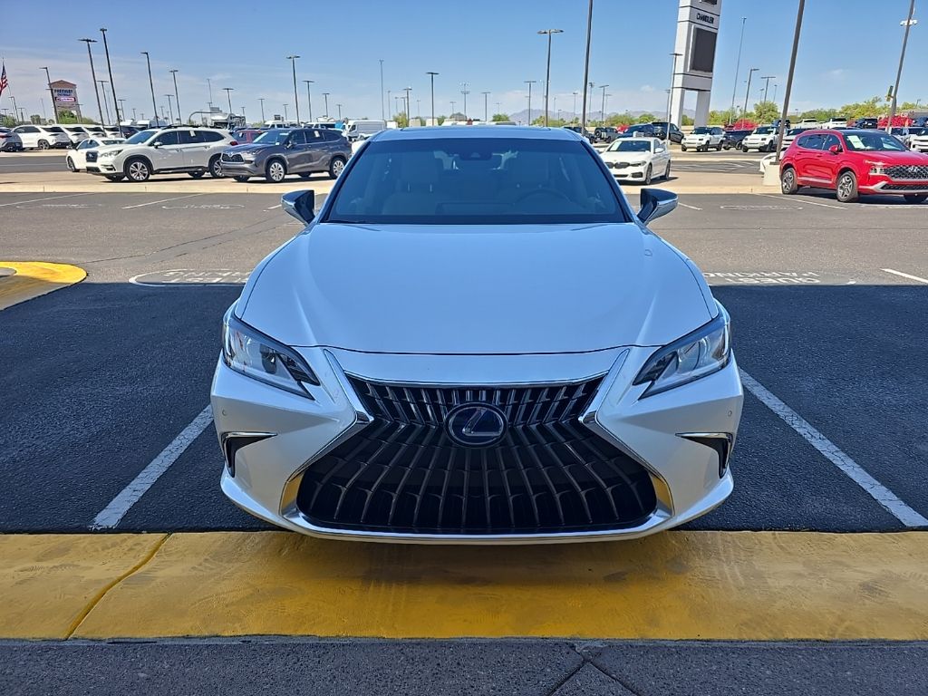 2022 Lexus ES Hybrid 300h 2