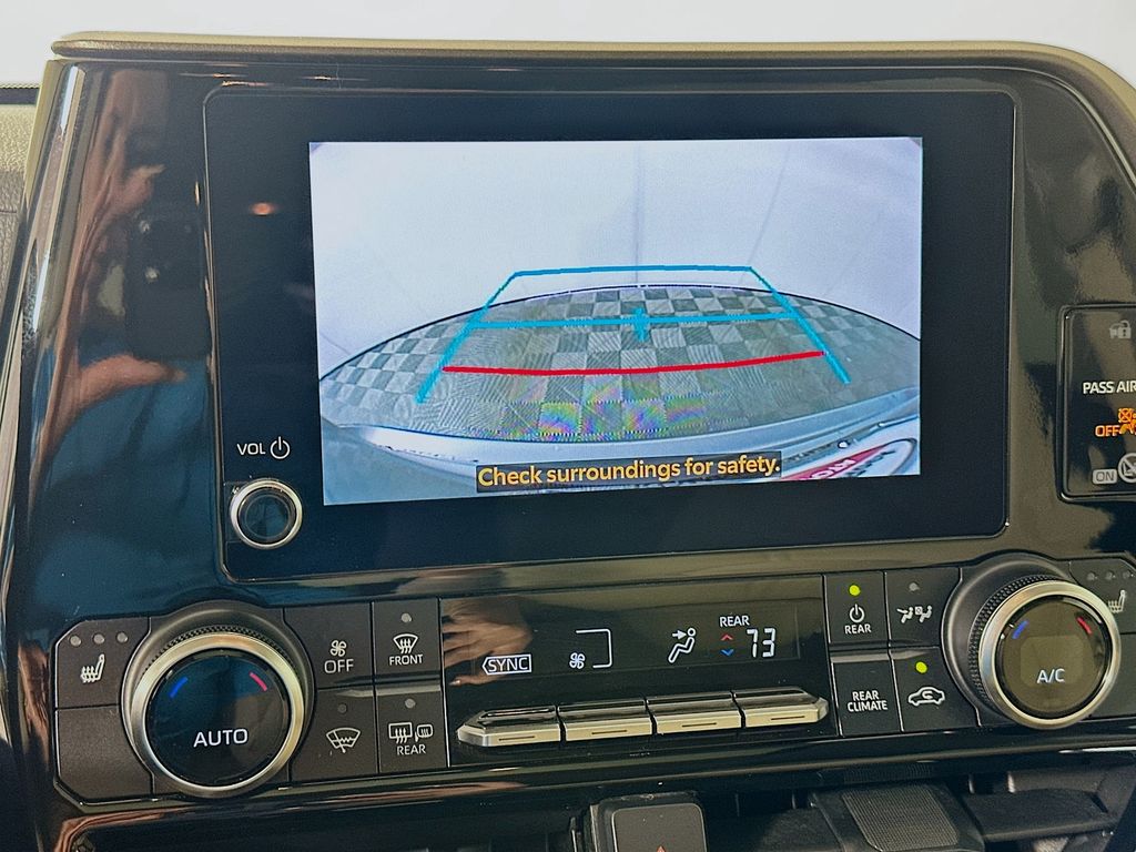 Thumbnail: 2023 Toyota Highlander - 14