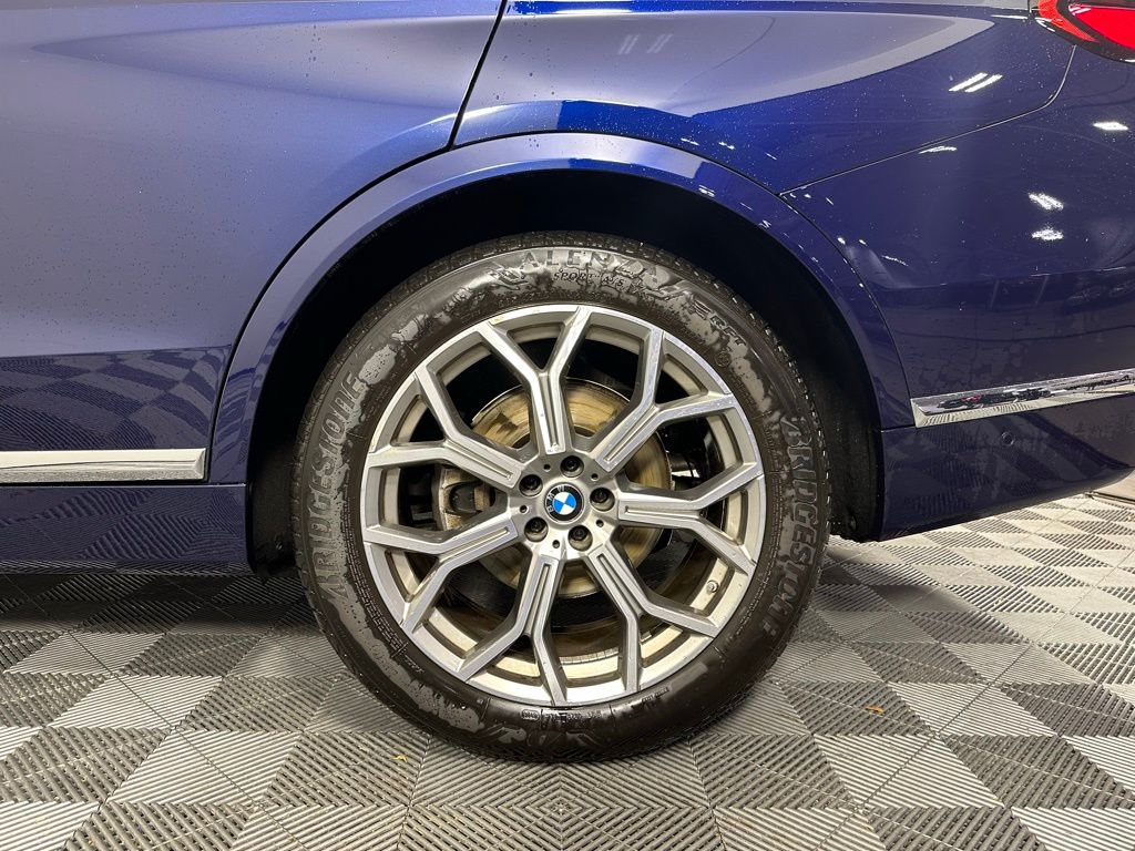 Thumbnail: 2023 BMW X7 - 10