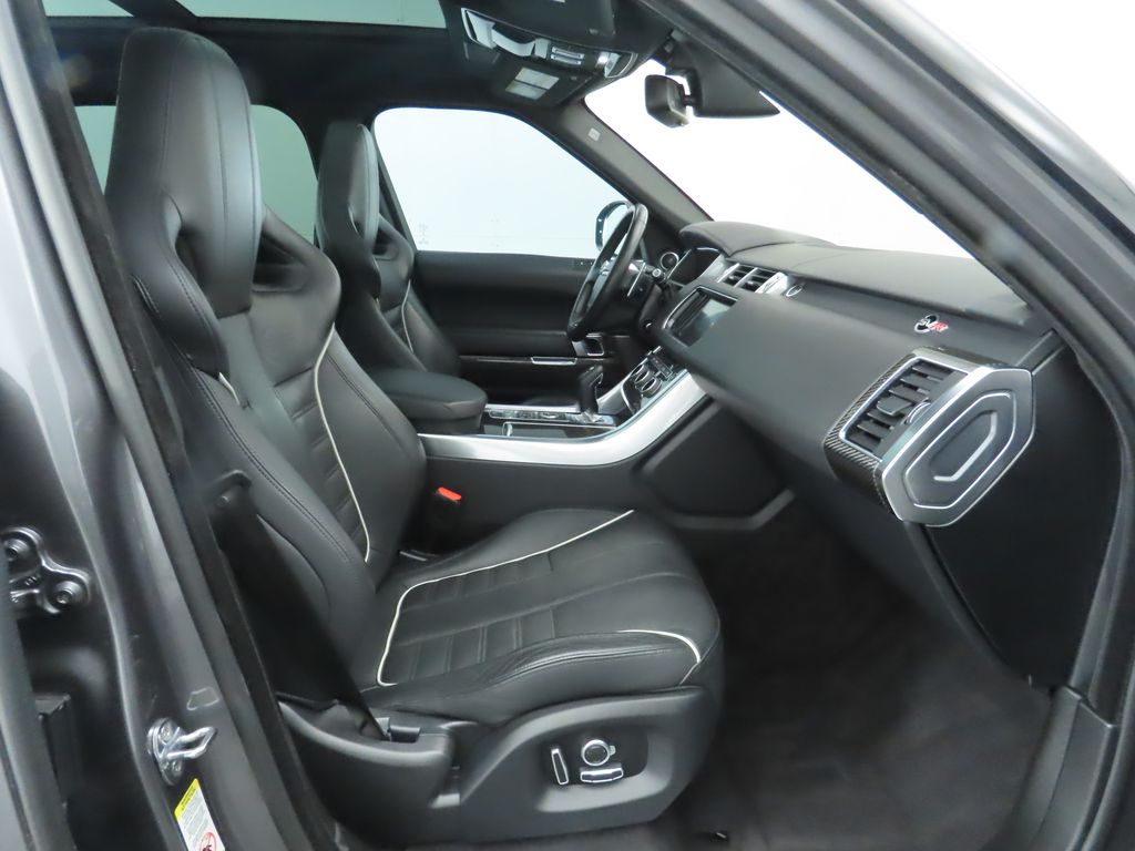 Thumbnail: 2016 Land Rover Range Rover Sport - 21