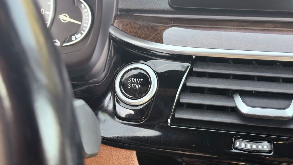 Used 2019 BMW 5 Series 530e iPerformance 4D Sedan