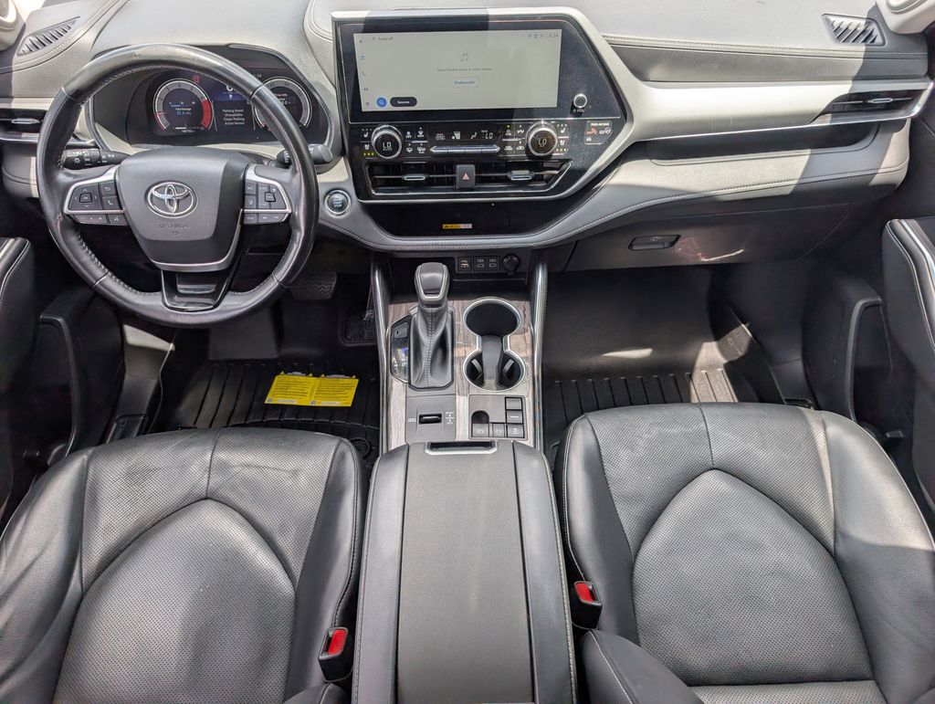 Used 2023 Toyota Highlander SUV
