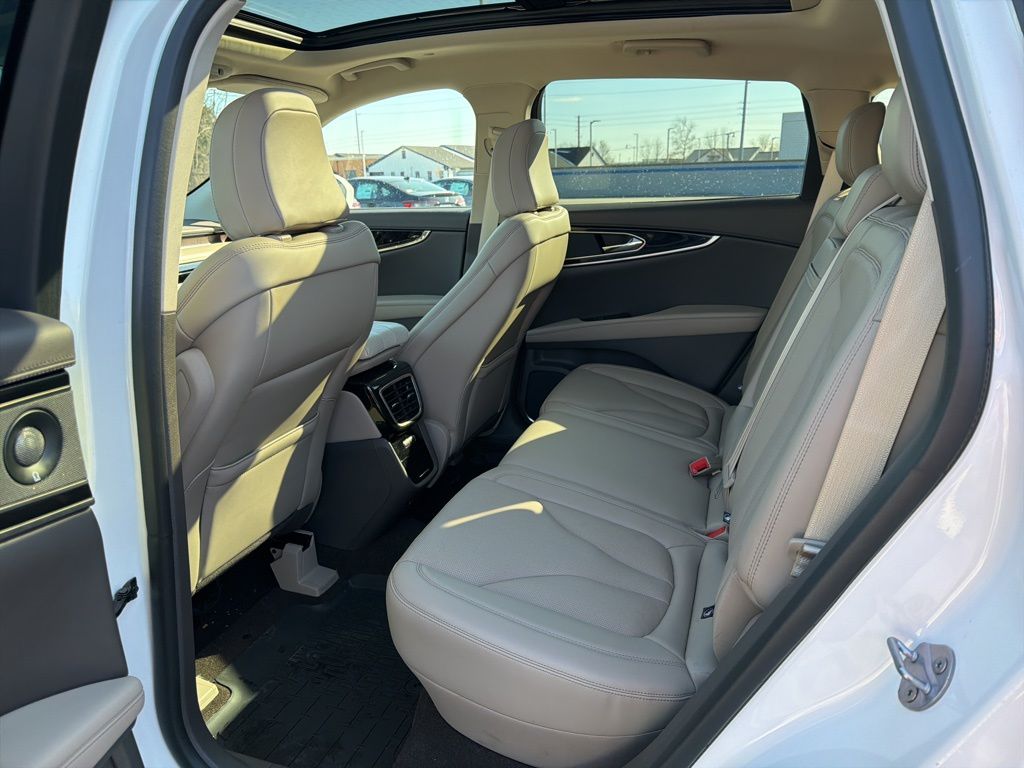 Thumbnail: 2023 Lincoln Nautilus - 20