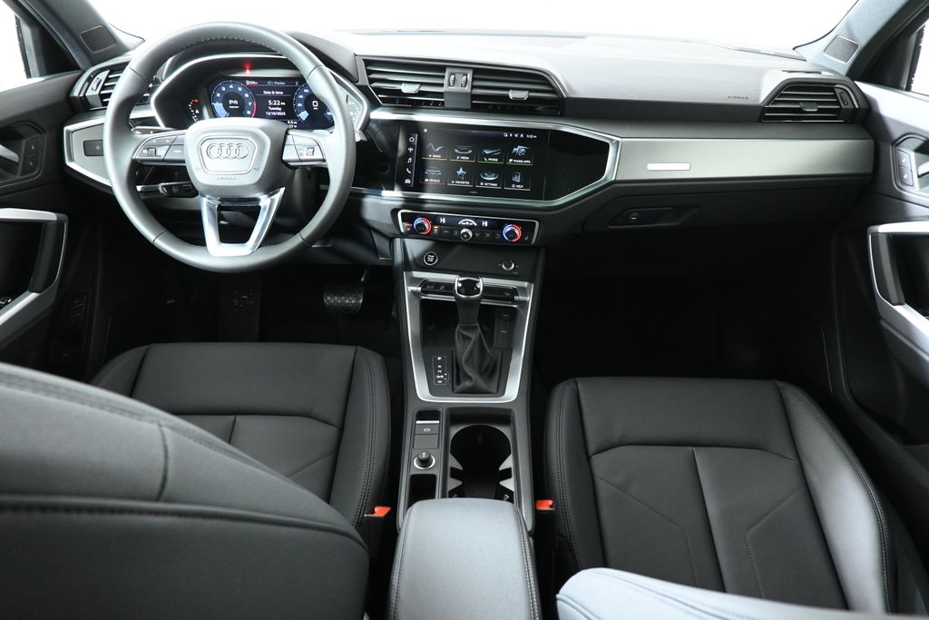 Thumbnail: 2025 Audi Q3 - 4