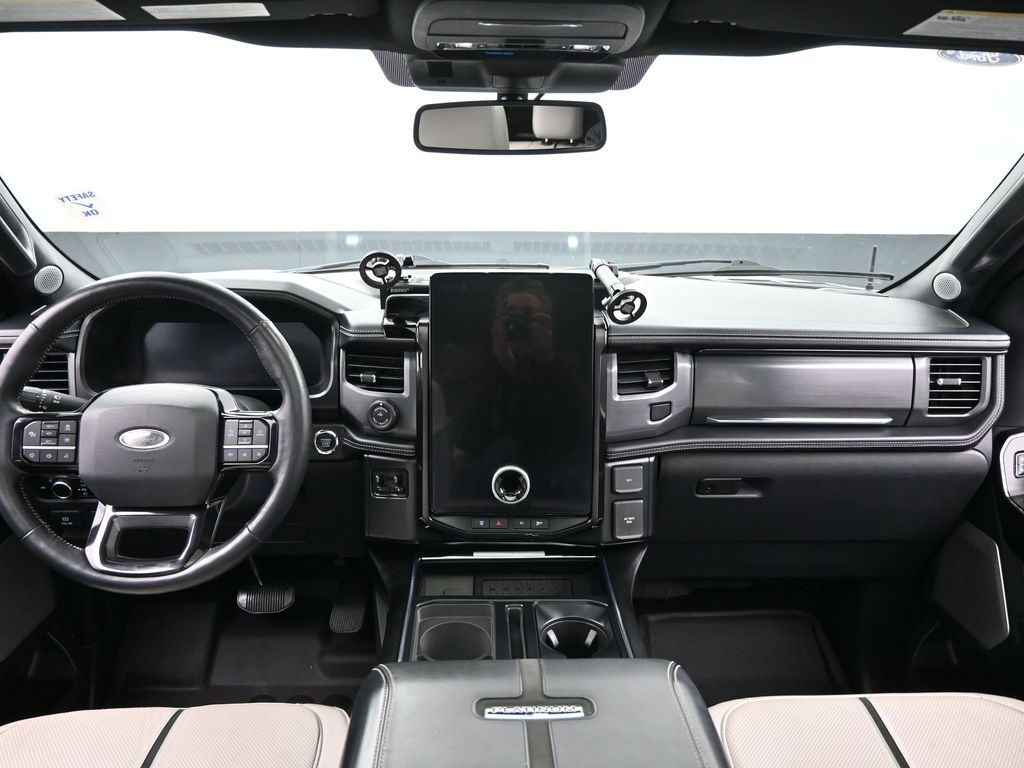 2023 Ford F-150 Lightning Platinum