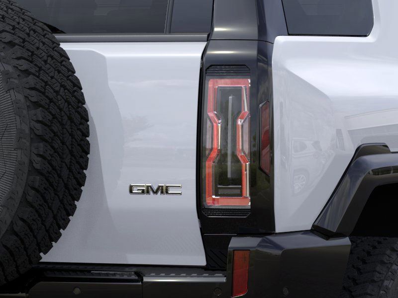 2024 GMC Hummer EV SUV 3X 11