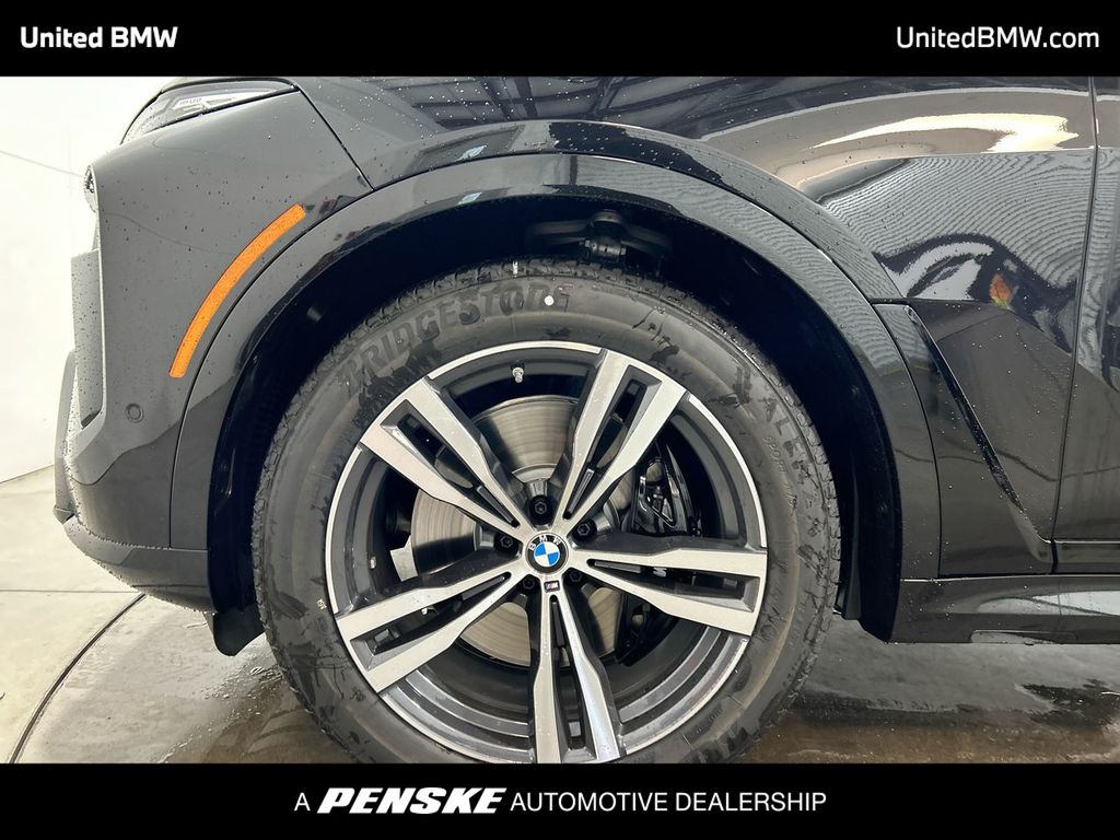2026 BMW X7 M60i 10