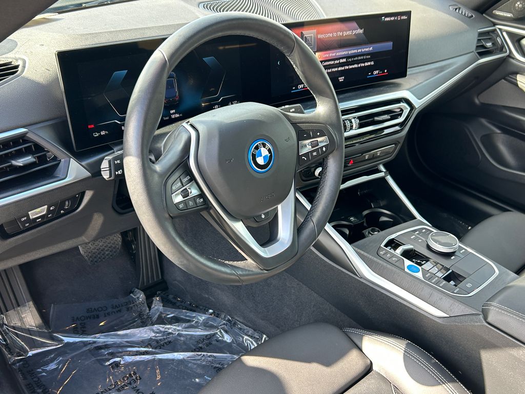 Thumbnail: 2023 BMW i4 - 13