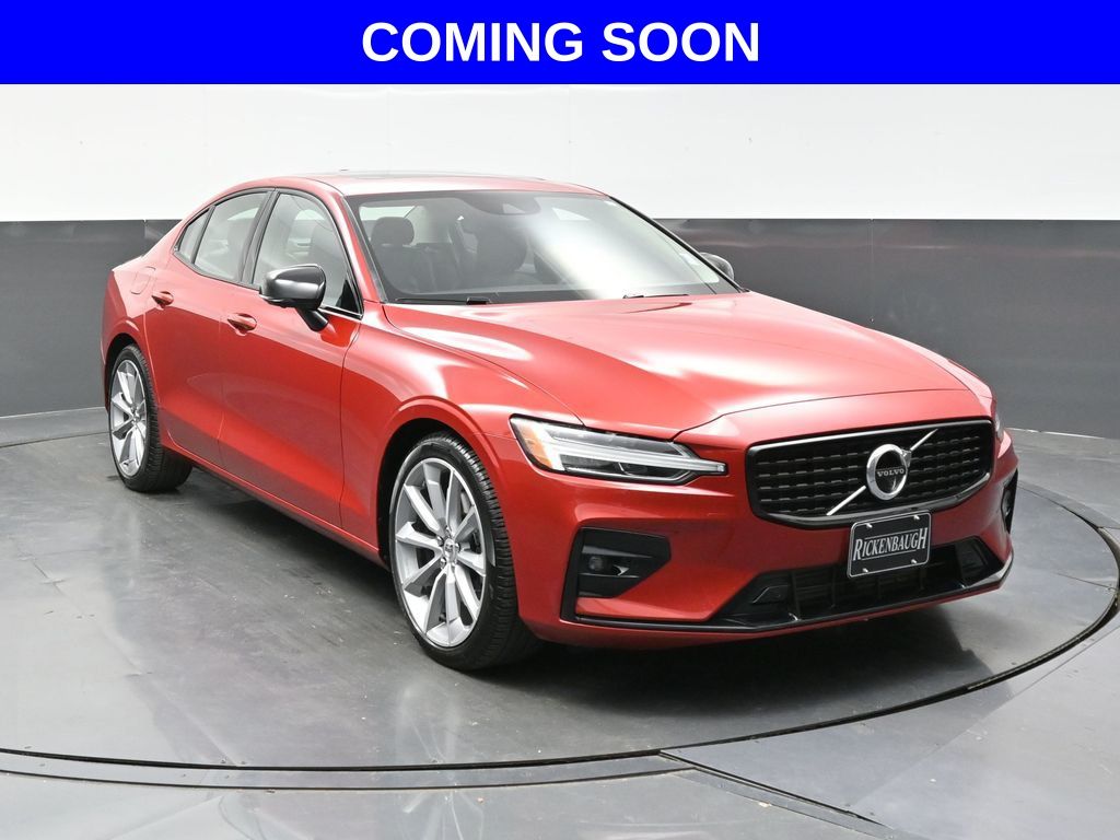 2021 Volvo S60 T5 Momentum AWD