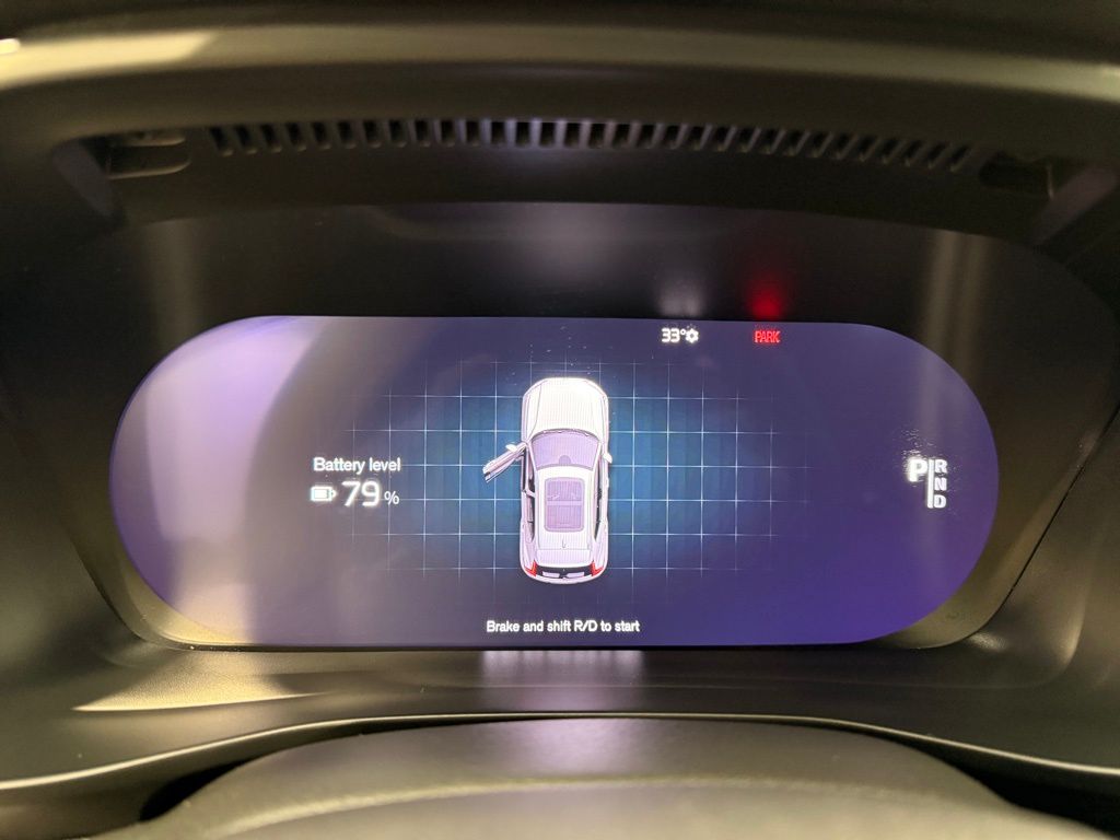 Thumbnail: 2023 Volvo XC40 - 15