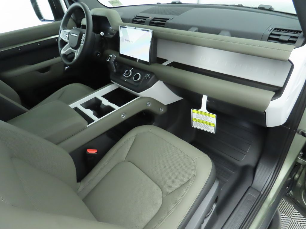 2025 Land Rover Defender 110 19