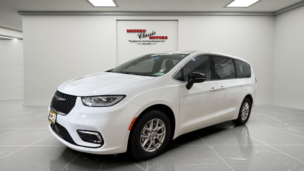 Bright White Clearcoat 2024 Chrysler Pacifica Touring L FWD Minivan Front-Wheel Drive 9-Speed Automatic