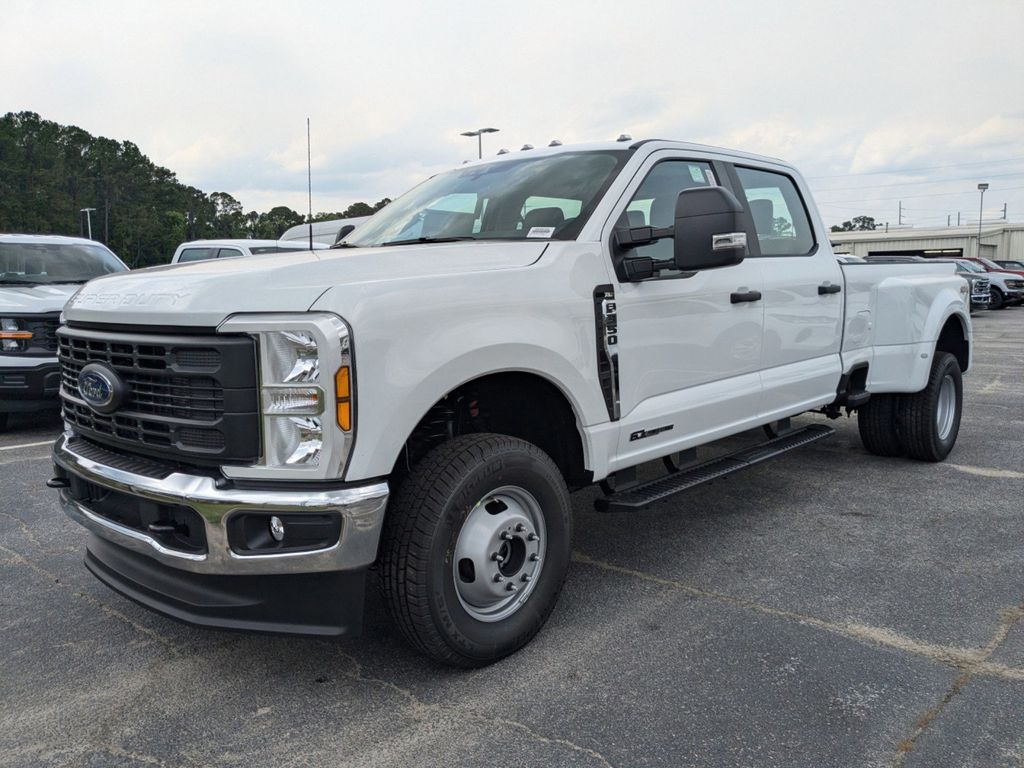 2025 Ford F-350 Super Duty XL