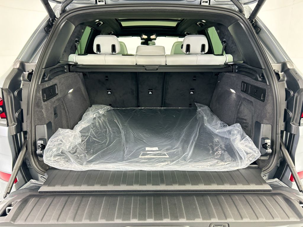 Thumbnail: 2026 BMW X5 - 27