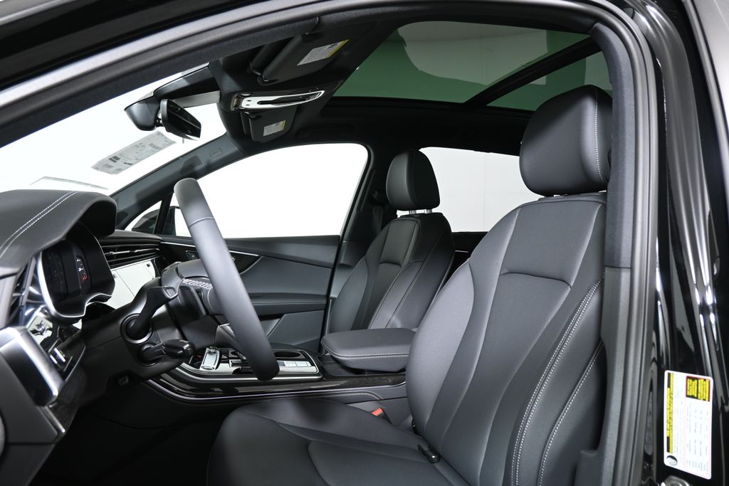 Thumbnail: 2026 Audi Q7 - 13