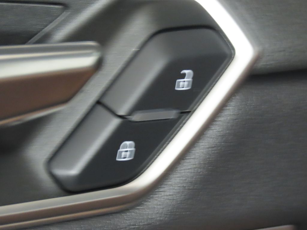 Thumbnail: 2024 Audi Q8 e-tron - 28