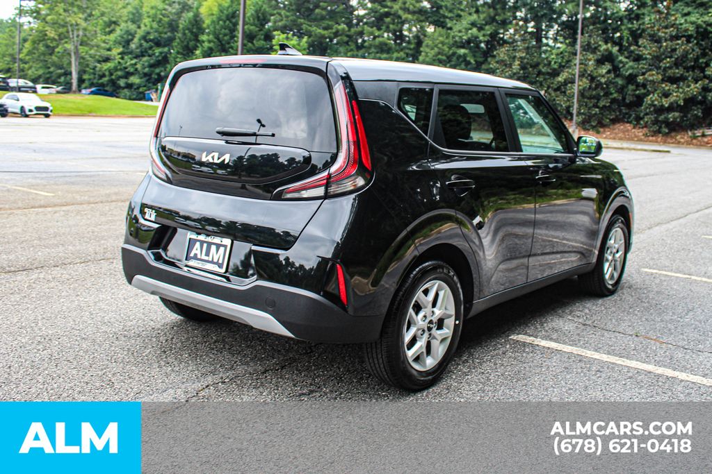 Used 2025 Black Kia LX image 5