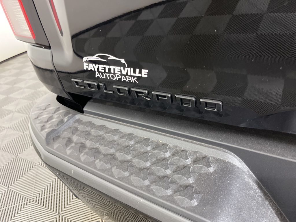 Thumbnail: 2026 Chevrolet Colorado - 18