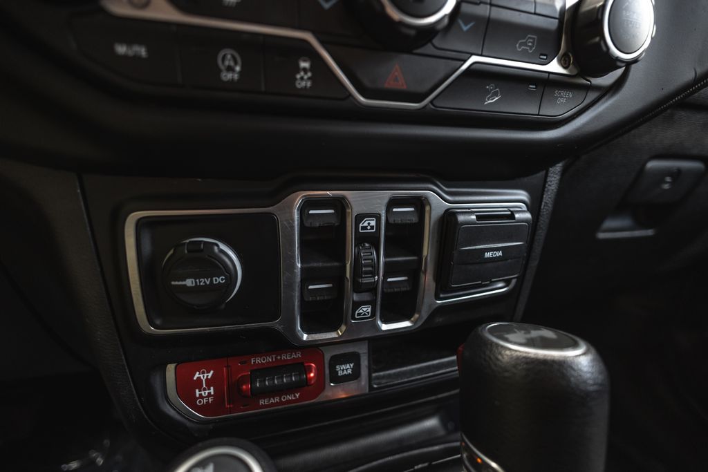 2020 Jeep Wrangler Unlimited Unlimited Rubicon thumbnail 17