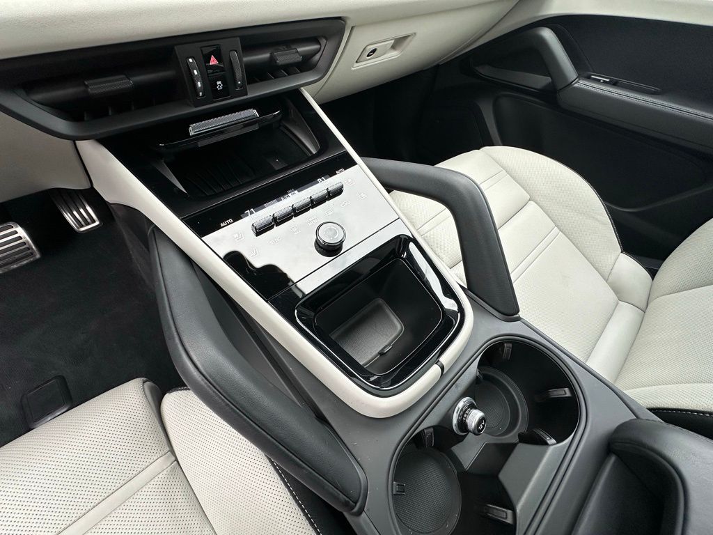 Thumbnail: 2025 Porsche  - 29