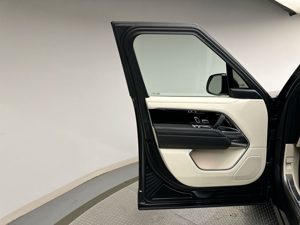 Thumbnail: 2024 Land Rover Range Rover - 21