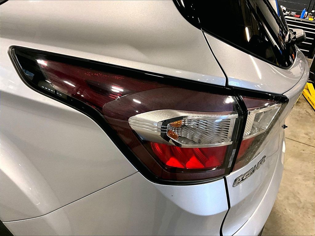 2018 Ford Escape — photo 35