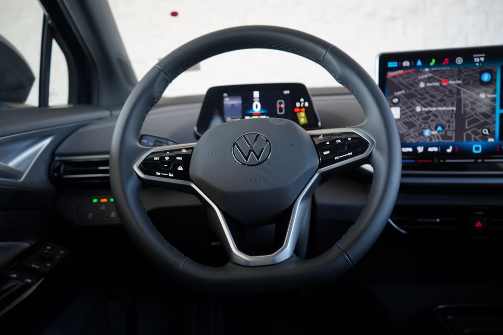 2025 Volkswagen ID.4 Pro 13