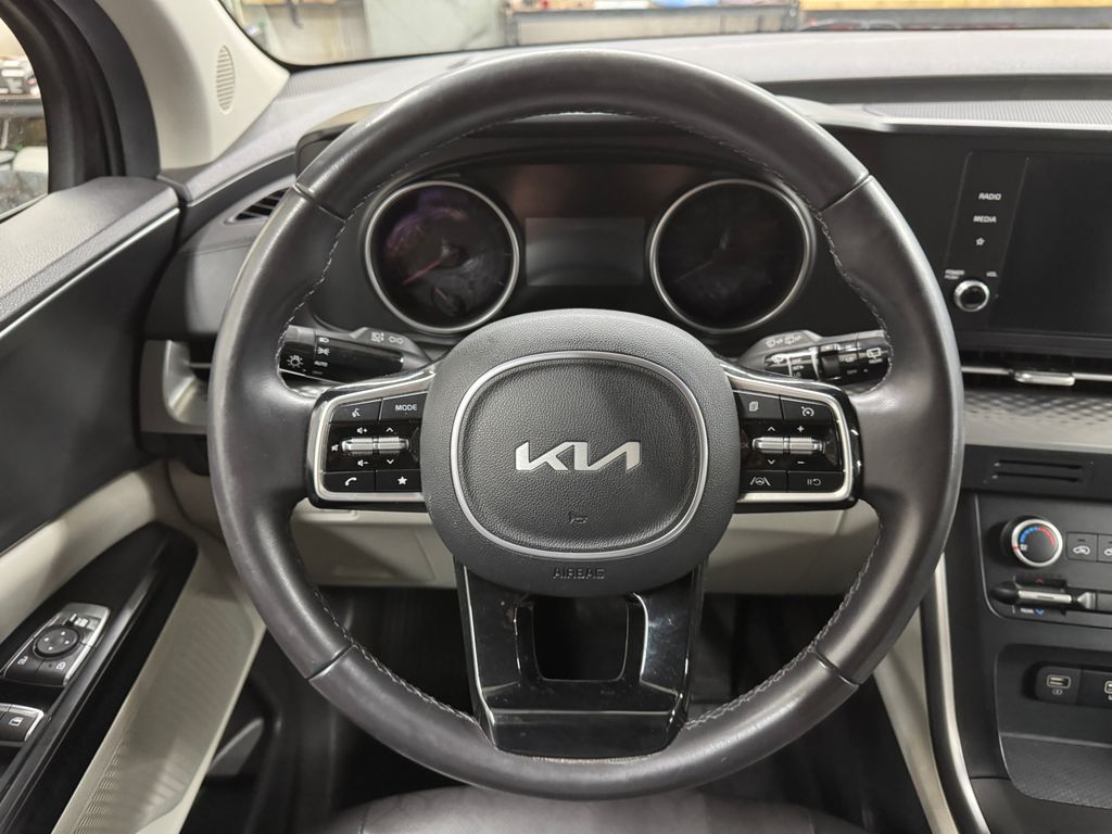 2024 Kia Carnival LX Seat Package