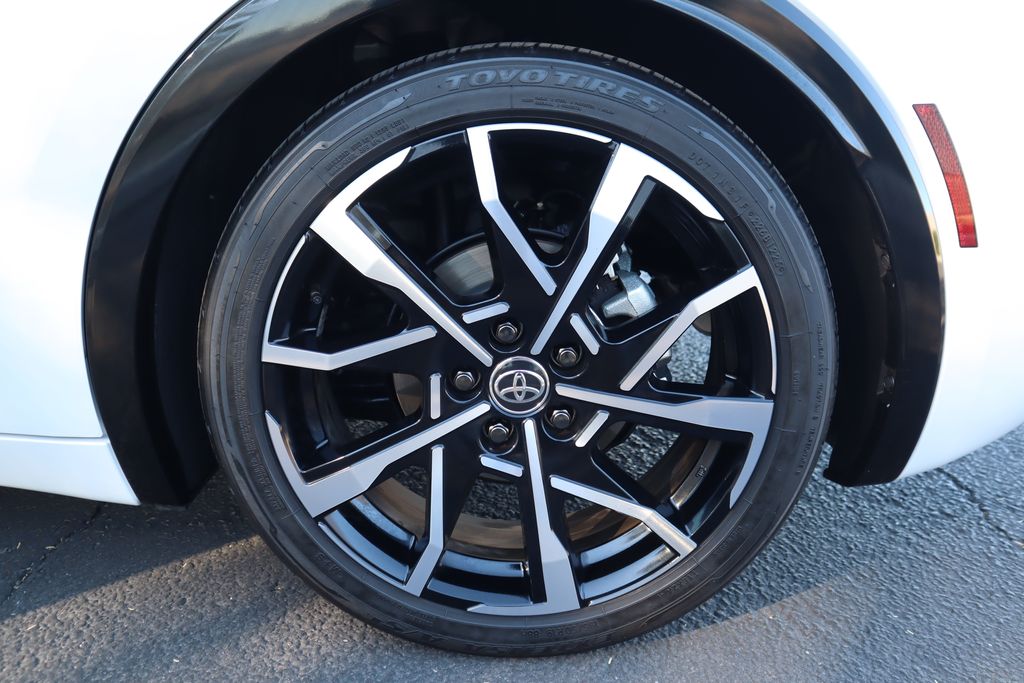 Thumbnail: 2025 Toyota Prius - 32