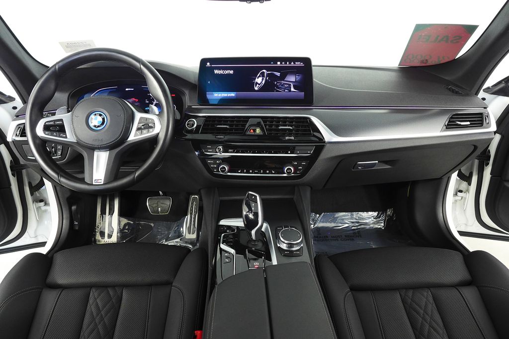 Thumbnail: 2023 BMW 5 Series - 24