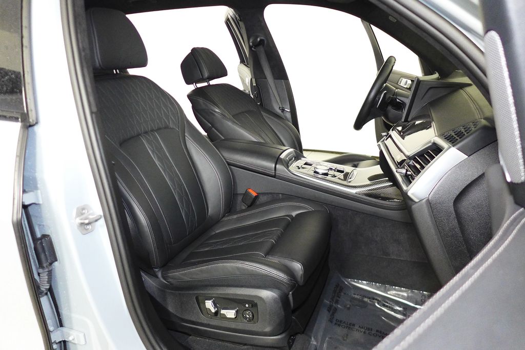 Thumbnail: 2024 BMW X7 - 18