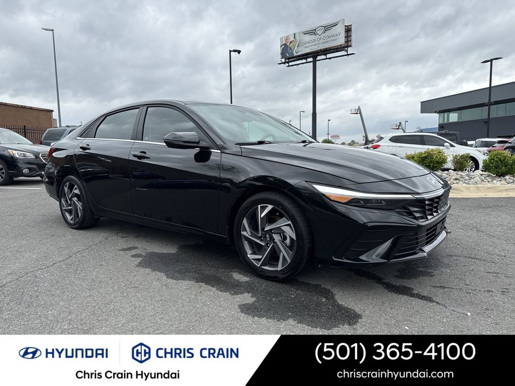 Abyss Black 2025 Hyundai Elantra Limited FWD Sedan Front-Wheel Drive Continuously Variable Transmission