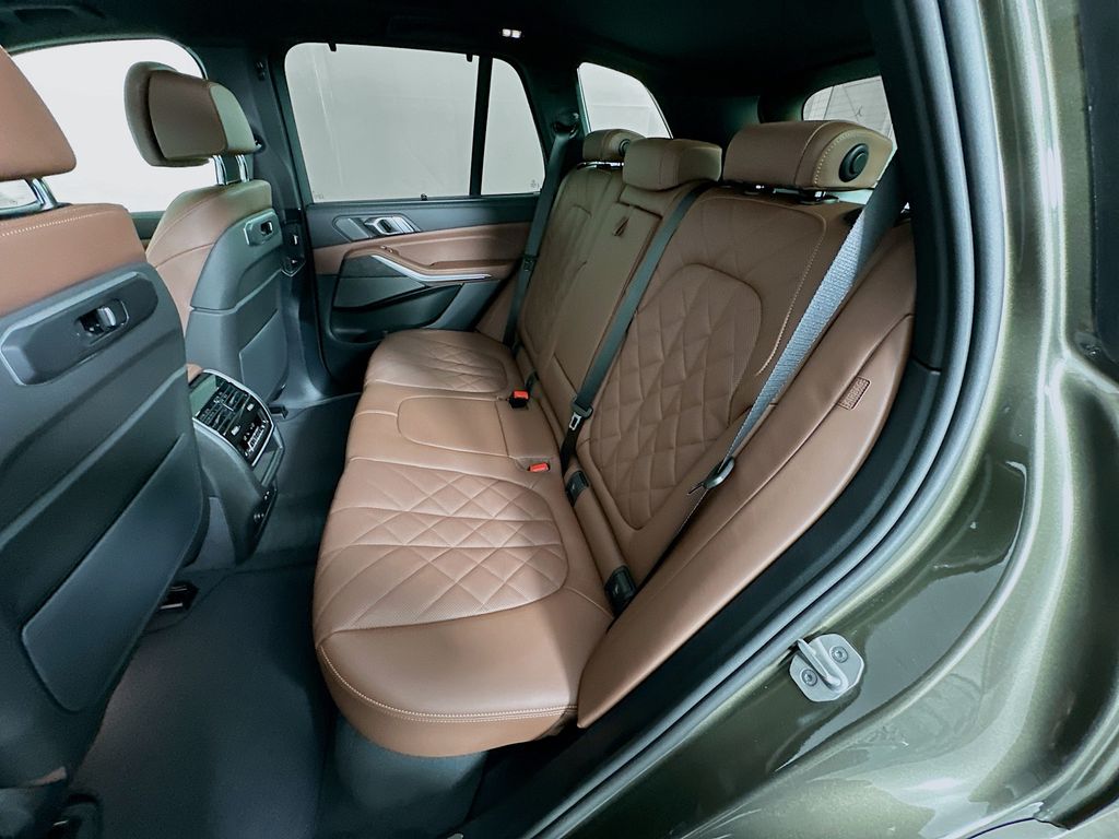 Thumbnail: 2026 BMW X5 - 17