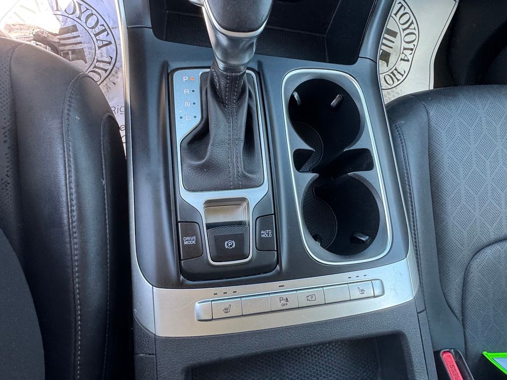 Used 2022 Kia Carnival Van