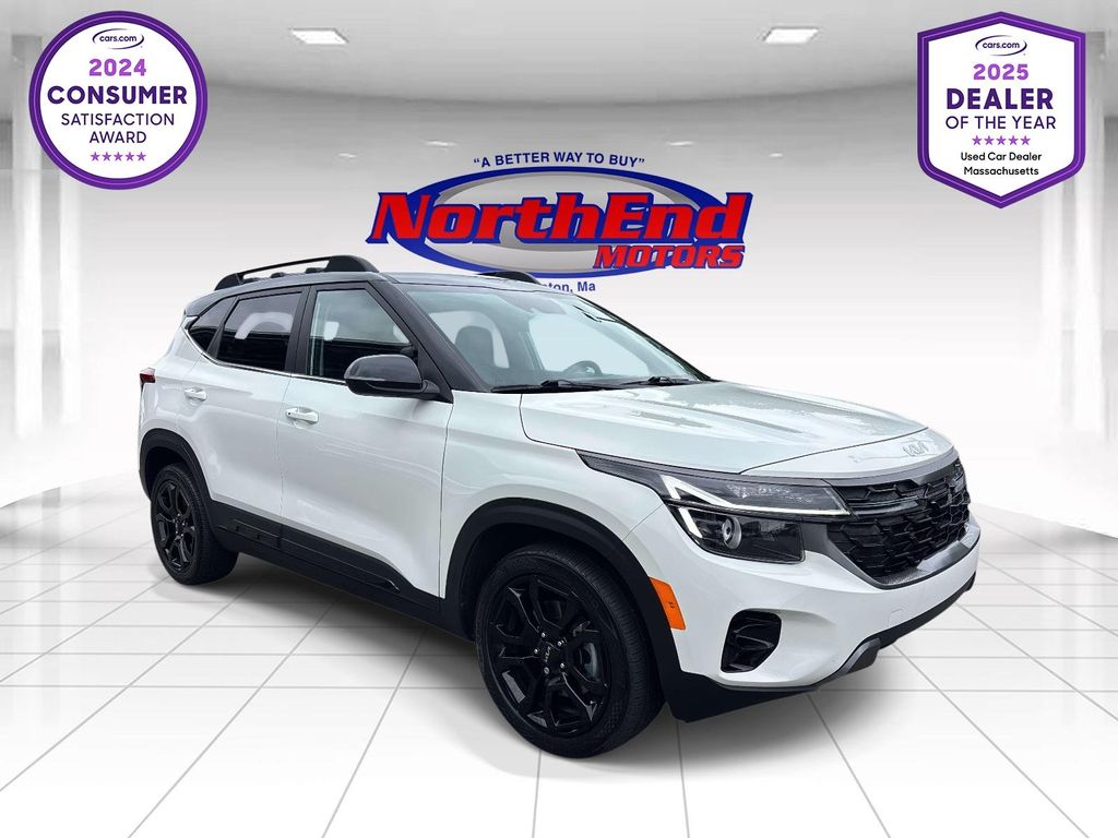Clear White/Black Roof 2024 Kia Seltos SUV / Crossover All-Wheel Drive 8-Speed Automatic