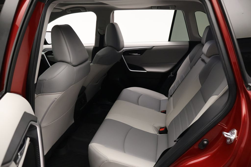 Thumbnail: 2021 Toyota RAV4 - 19