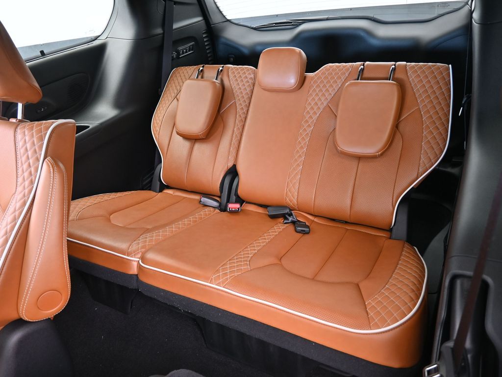 Used 2024 Bright White Clearcoat Chrysler Pinnacle image 42