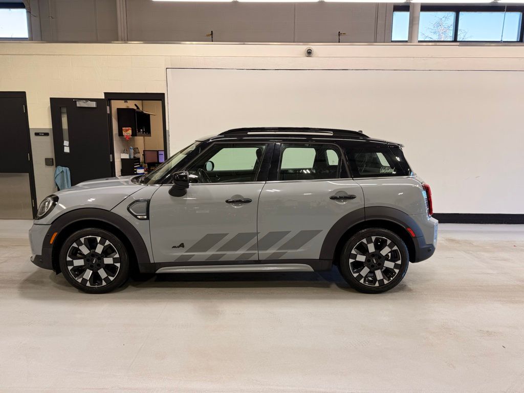 Thumbnail: 2023 MINI Cooper Countryman - 2
