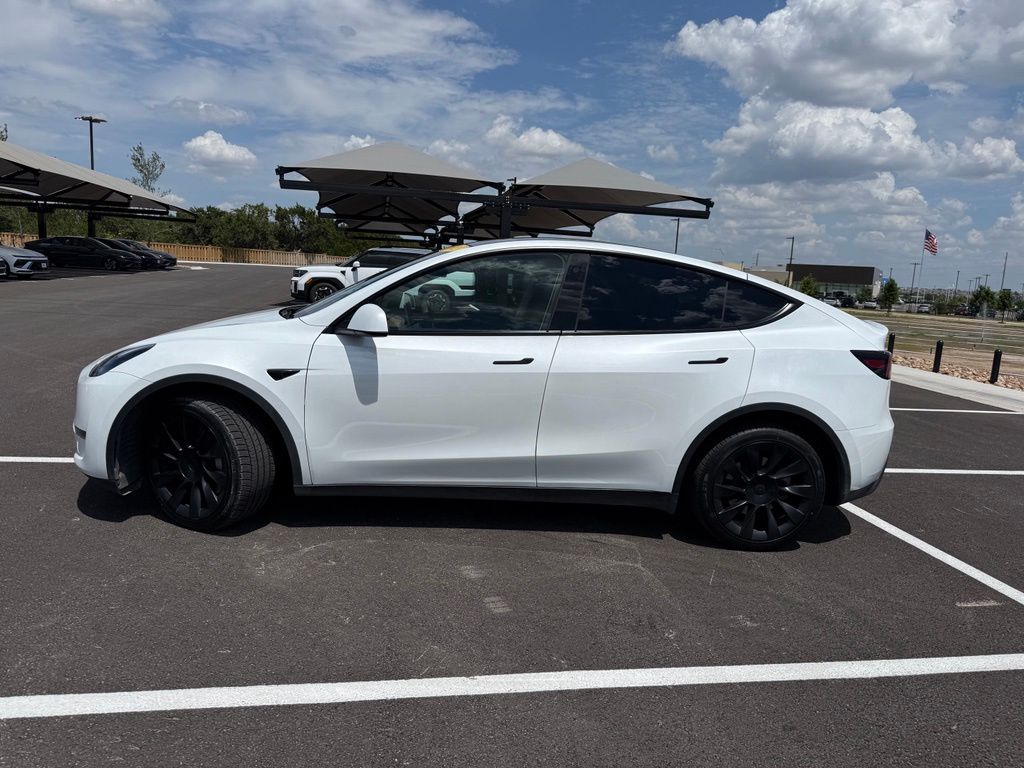 Thumbnail: 2023 Tesla Model Y - 8
