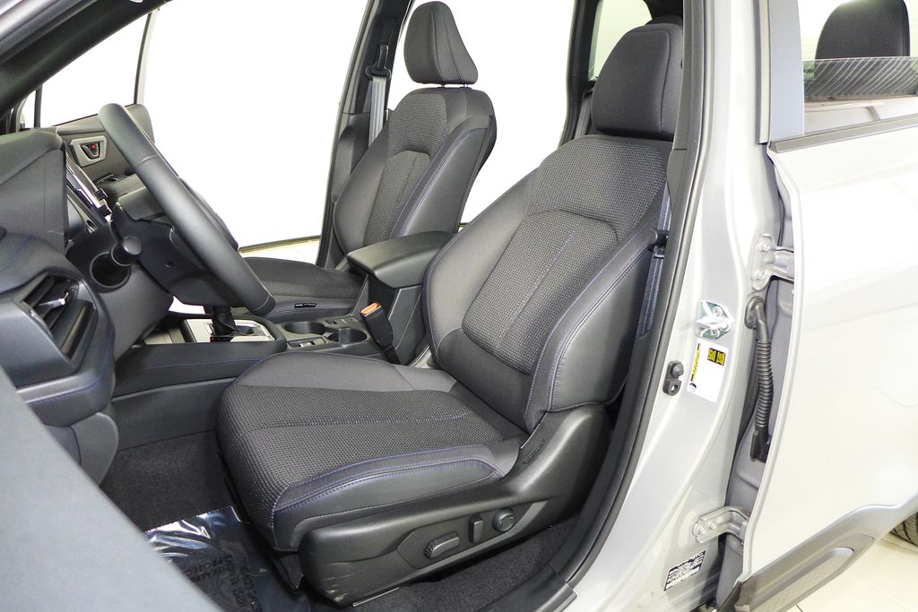 2025 Subaru Forester Premium 22