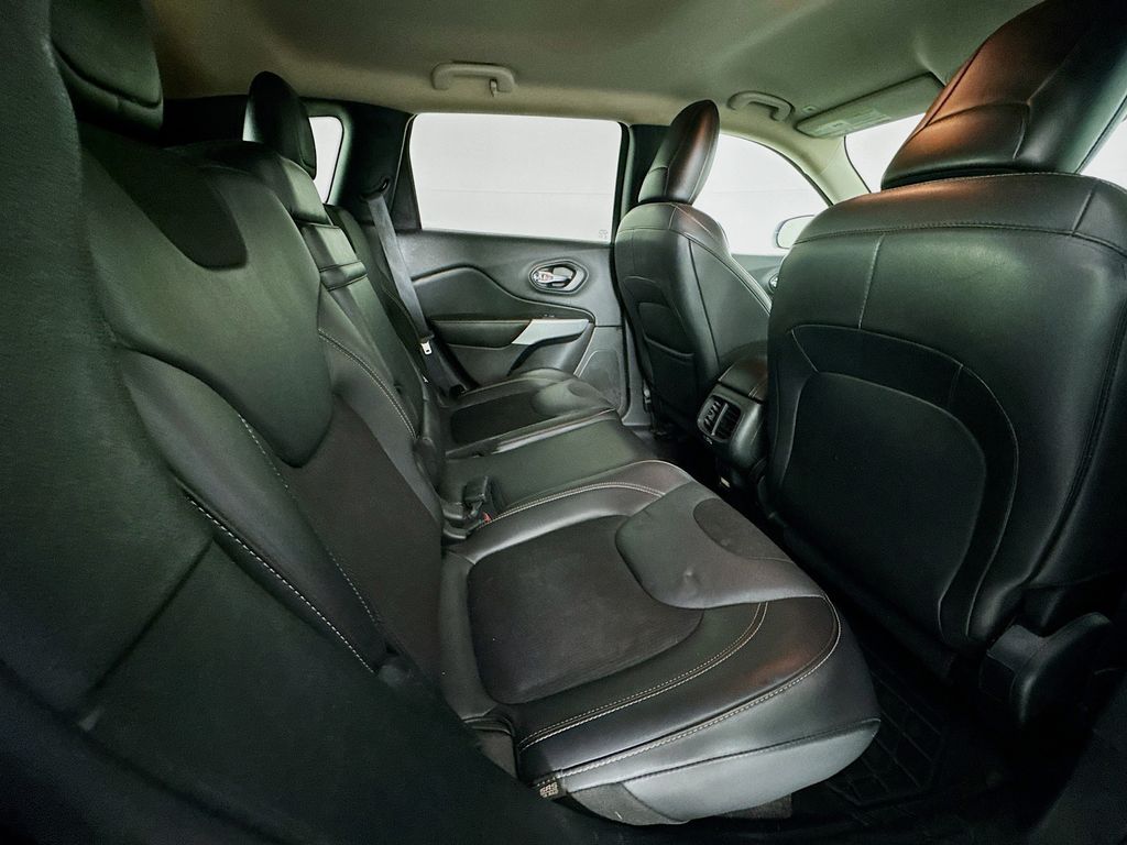 Used Car 2018 Jeep Cherokee  Latitude Plus For Sale Under $10,000 In Austin, Texas