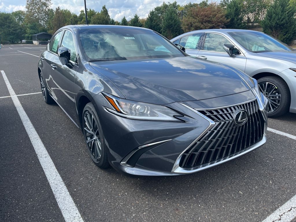2025 Lexus ES 350 photo 4