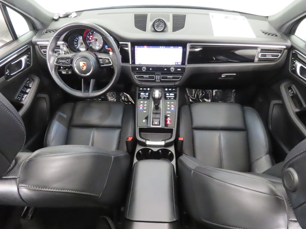 Thumbnail: 2023 Porsche Macan - 14